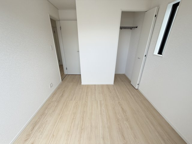 浦添市西原　第6（全2棟）ラスト2号棟の洋室|2号棟　洋室5帖＋CL付き♪