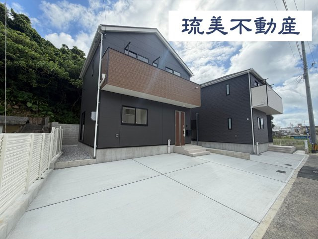 浦添市西原　第6（全2棟）ラスト2号棟の外観|並列駐車2台完備♪EV車充電設備付き♪