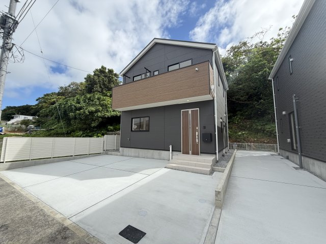 浦添市西原　第6（全2棟）ラスト2号棟の外観|2号棟　並列駐車2台可♪