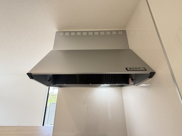 浦添市西原　第6（全2棟）ラスト2号棟のキッチン|2号棟　お手入れしやすい換気扇♪