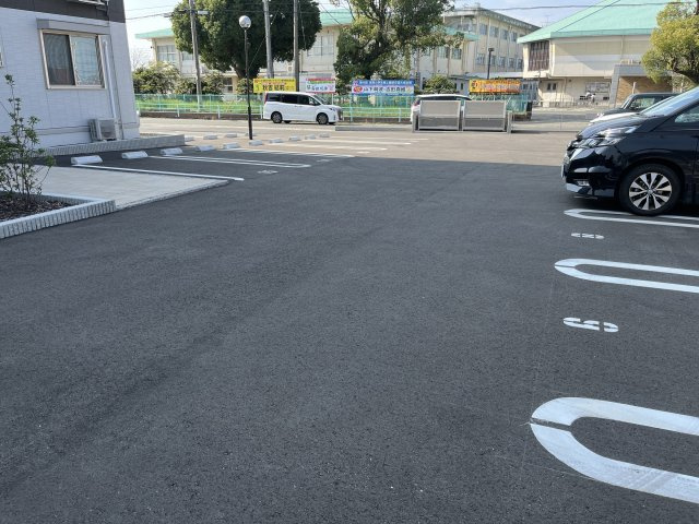 サニーフラット松江の駐車場