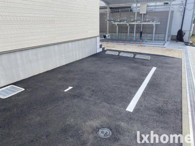 ロアールエフツーの駐車場|車をお持ちの方に嬉しい駐車場付きの物件です