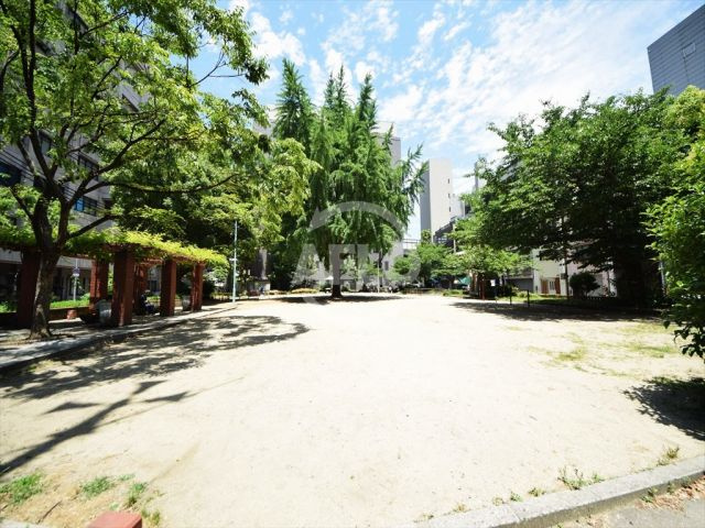 ブリリアント大阪西の周辺|ブリリアント大阪西　目の前が公園です