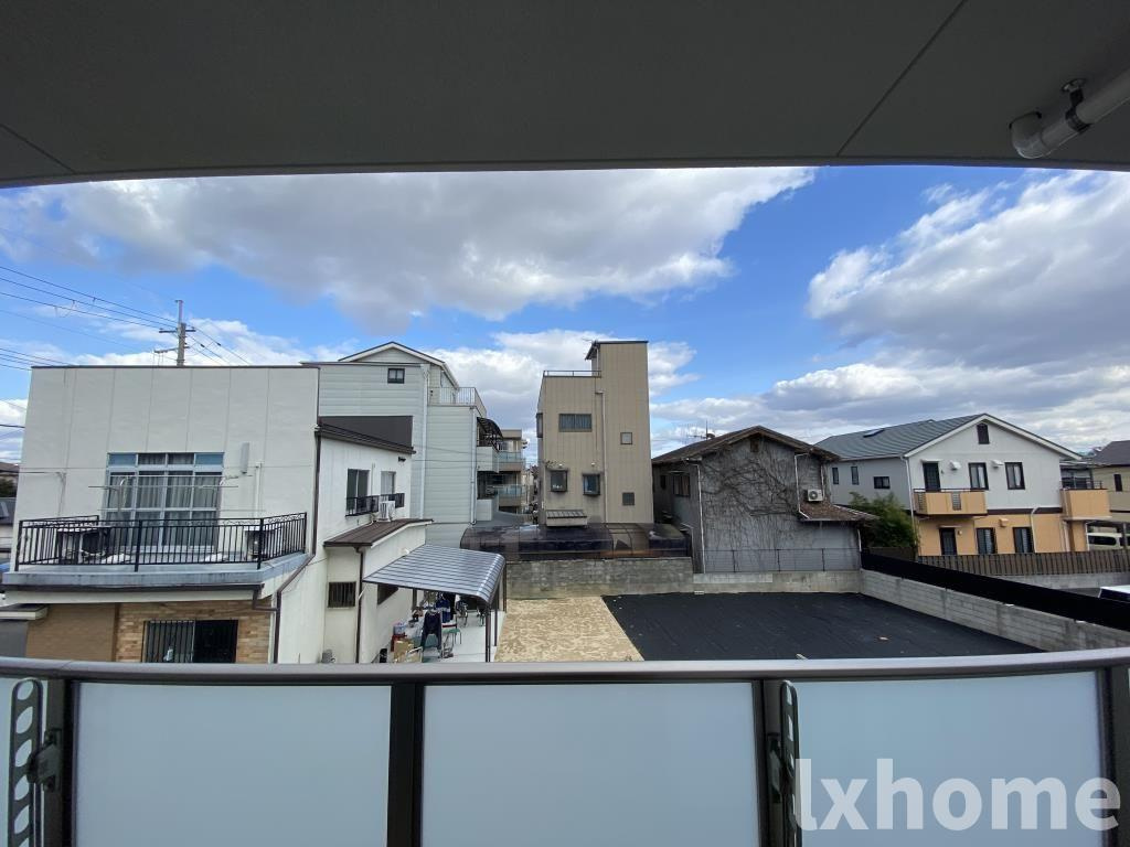 Loire Fの展望|収納もある玄関です