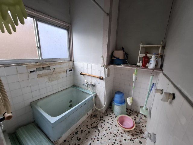 高崎市吉井町長根中古住宅の浴室