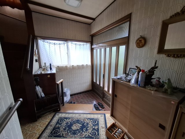高崎市吉井町長根中古住宅の玄関
