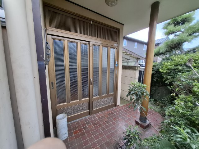 高崎市吉井町長根中古住宅の玄関
