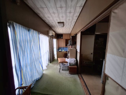 高崎市吉井町長根中古住宅の洋室