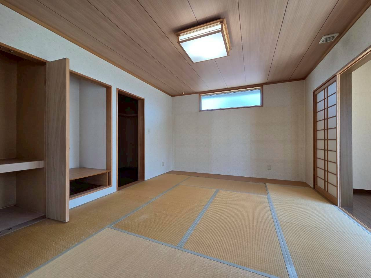 文苑4丁目　二世帯住宅の内装