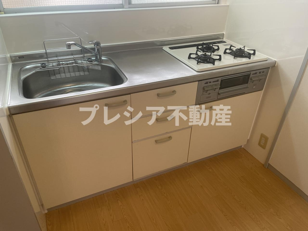 恒風園マンションのキッチン