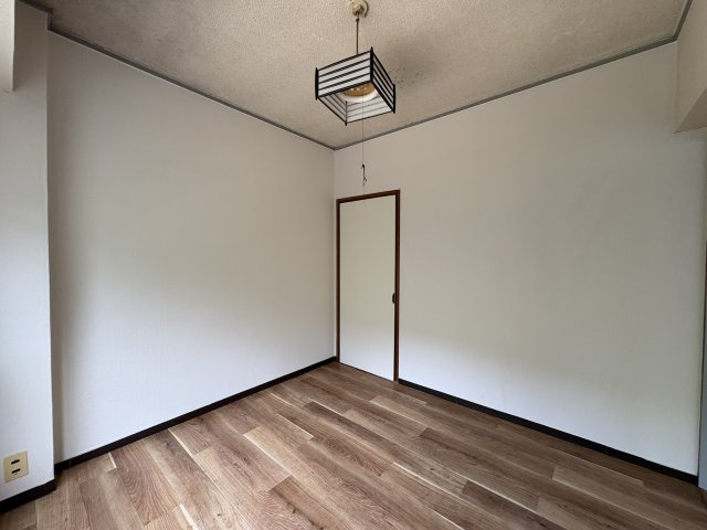 【洋室】 | サウスヒルズ由良