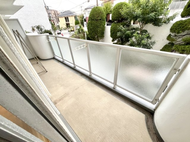 ローズハイツ芦屋のバルコニー