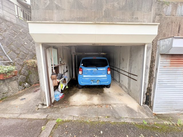 神戸市北区唐櫃台4丁目の駐車場|屋根もついておりますので、雨の日も安心して保管していただけます