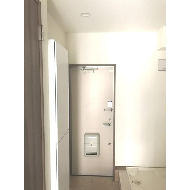 マ・メゾン　カルムの玄関