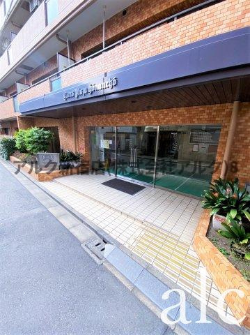 ライオンズプラザ方南町のエントランス