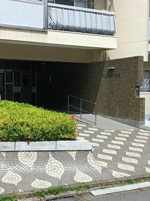 まんしょん中目黒のエントランス