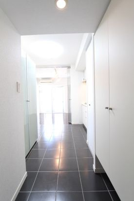 プライムアーバン三軒茶屋の玄関