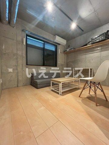 Flower Garden KOBEの居間・リビング