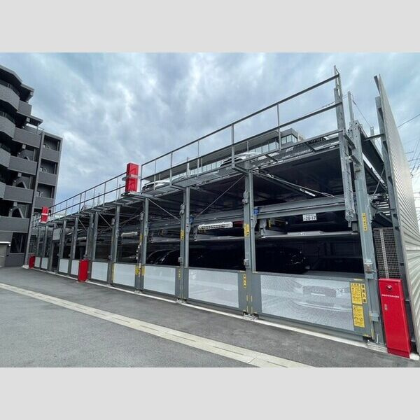 モアグレース徳川の駐車場