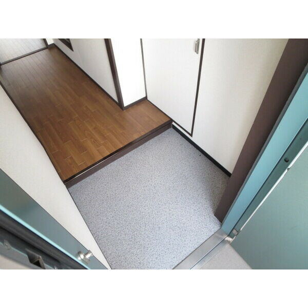 チサンマンション徳川町の玄関
