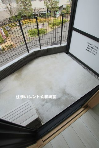 タンドゥルマンのバルコニー