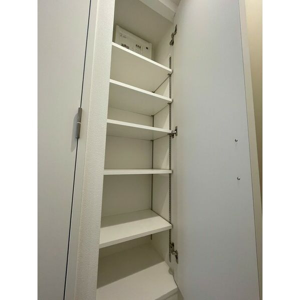クレストタップ大曽根の収納