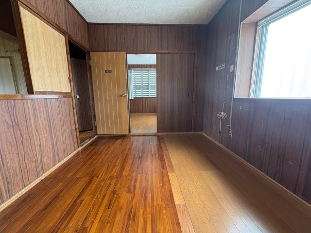 豊見城市金良中古戸建の洋室|コンパクトで使いやすい洋室です
