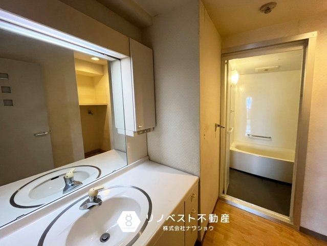 グランドメゾン小阪の洗面所|洗濯パンのある洗面所◎
入浴後の洗濯物もスムーズに捗りますね♪