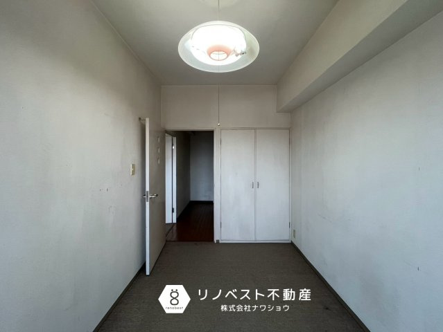 グランドメゾン小阪の洋室|収納付き洋室♪寝室や子供部屋にいかがですか