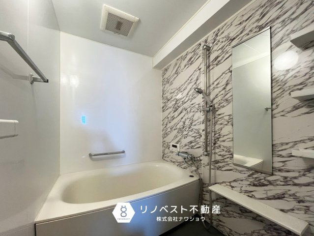 グランドメゾン小阪の浴室|自動お湯はり機能付きお風呂♪
比較的綺麗なので、そのままお使いいただけます◎