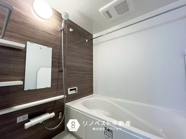 東大阪市南上小阪1期の浴室|浴室乾燥機付きのお風呂♪
足もしっかり伸ばせるので、1日の疲れがしっかり取れそうですね◎