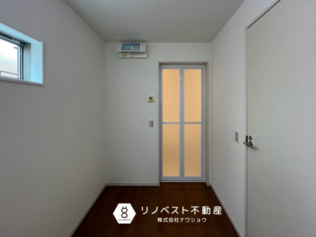 東大阪市南上小阪1期の洗面所|広々とした洗面脱衣所♪
1階にあるので、帰宅後お風呂直行も可能◎