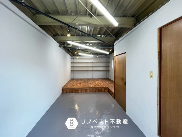 東大阪市横小路町5丁目の内装|1階フリースペース♪
事務所や作業スペースにピッタリ◎