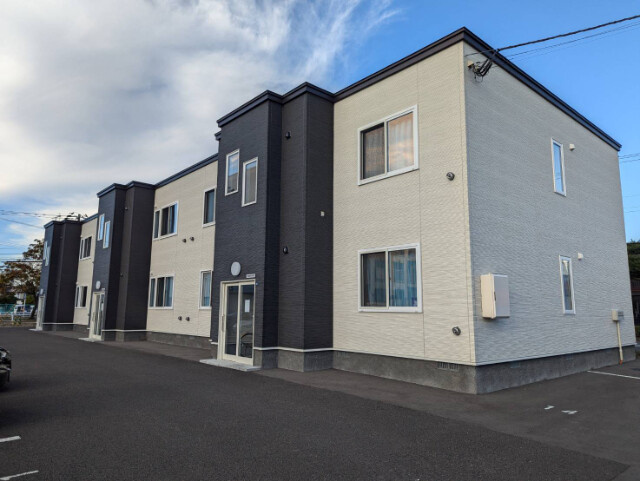 苫小牧市緑町１丁目のアパート