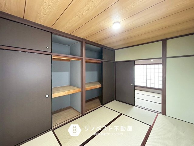 東大阪市玉串元町2丁目の和室|3階和室はクロスが緑で和を感じられる空間です◎
