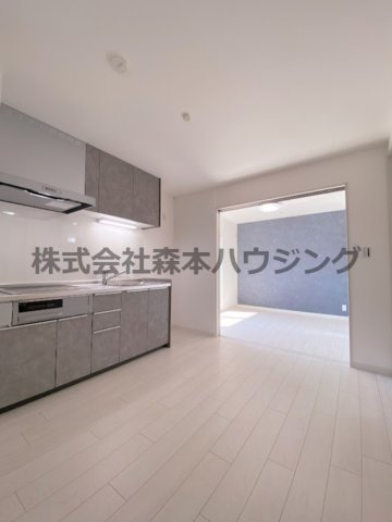 【居間・リビング】 | 　ラモーナ雁屋西町 | こちらの居間で趣味の時間をお楽しみください