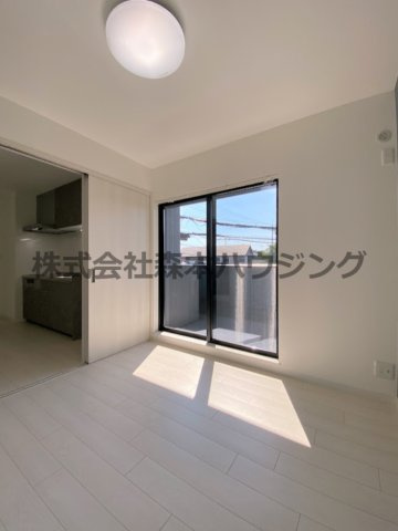 【洋室】 | 　ラモーナ雁屋西町 | 明るい洋室です