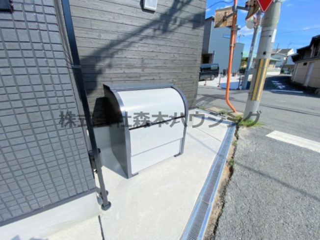 【その他共用部分】 | 　ラモーナ雁屋西町 | 専用ごみ置き場です