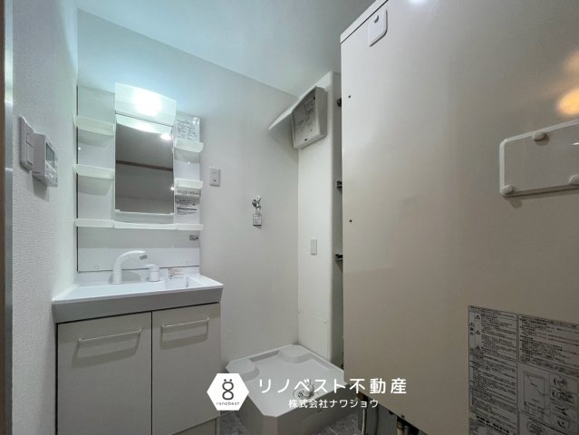 八戸ノ里スカイハイツの独立洗面台|独立洗面台・洗濯機置場付き♪
