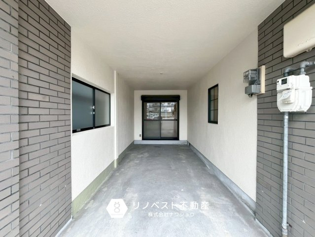 東大阪市昭和町の駐車場|ガレージから直接洋室へ入れます♪