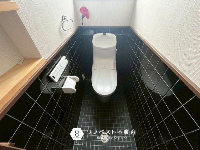 東大阪市上六万寺町のトイレ|トイレは横並びに2ヶ所ございます◎