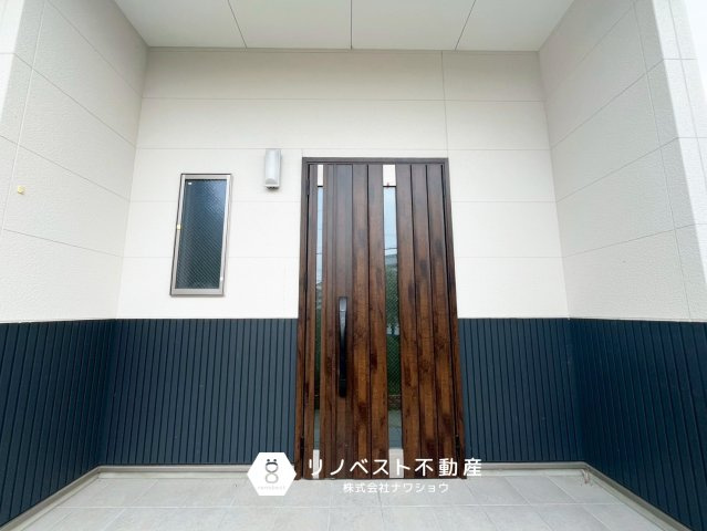 東大阪市上六万寺町の玄関|【リノベスト不動産】土日祝も営業中！HPより来店予約も可能です◎