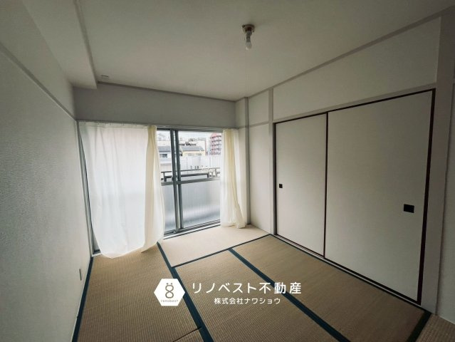 アクロシャトー俊徳道の和室|和室は防音効果、吸音効果があるため小さなお子様やペットと同居する方にはおすすめです！
※撮影時のミスにより画像に加工が入っております。ご了承くださいませ。