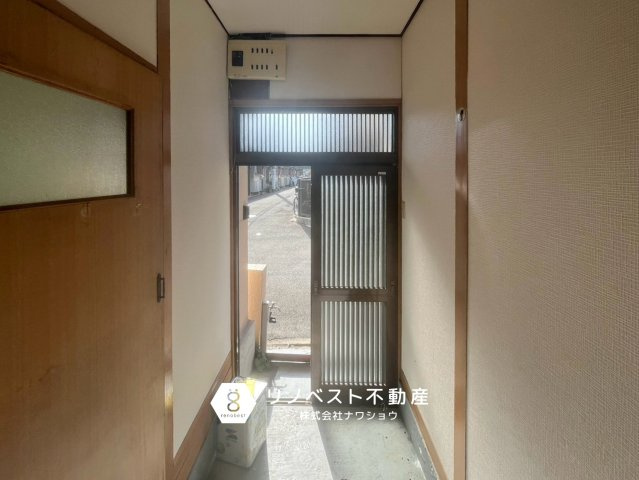 東大阪市南上小阪の玄関|【リノベスト不動産】弊社では売却のご相談も受付中！まずは一度ご相談ください♪
