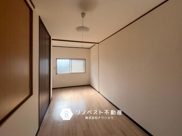 東大阪市南上小阪の洋室|約7.1帖の広々とした洋室です。寝室にピッタリ！