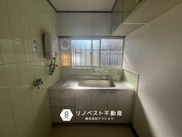 東大阪市南上小阪のキッチン|半個室になっており作業に集中したい方におすすめ！