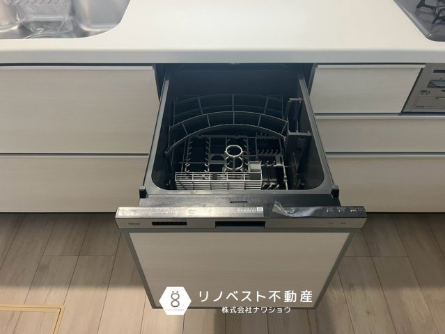 東大阪市西上小阪のキッチン|【リノベスト不動産】女性スタッフ・男性スタッフ共に活躍中！
