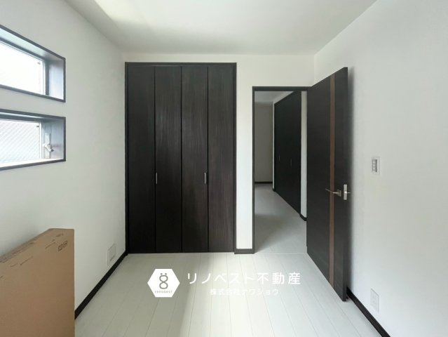 東大阪市布市町3丁目の洋室|各洋室が独立しているため家族内でもプライバシーを守れます♪
