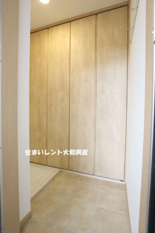 タンドゥルマンの玄関