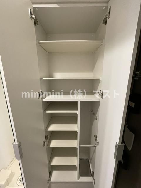 大阪市生野区巽北４丁目の賃貸マンションの収納